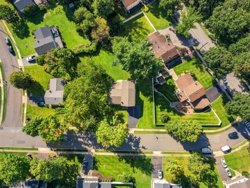 33 Waling Dr Wayne, NJ 07470