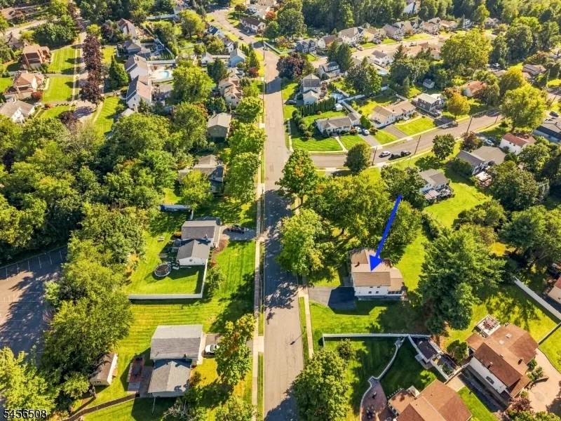 33 Waling Dr Wayne, NJ 07470
