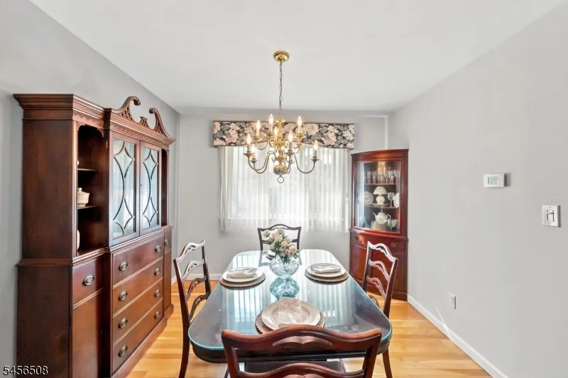 33 Waling Dr Wayne, NJ 07470
