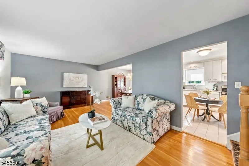 33 Waling Dr Wayne, NJ 07470