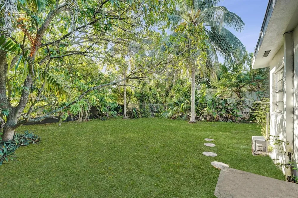 1516 NW 6th Ave Fort Lauderdale, FL 33311