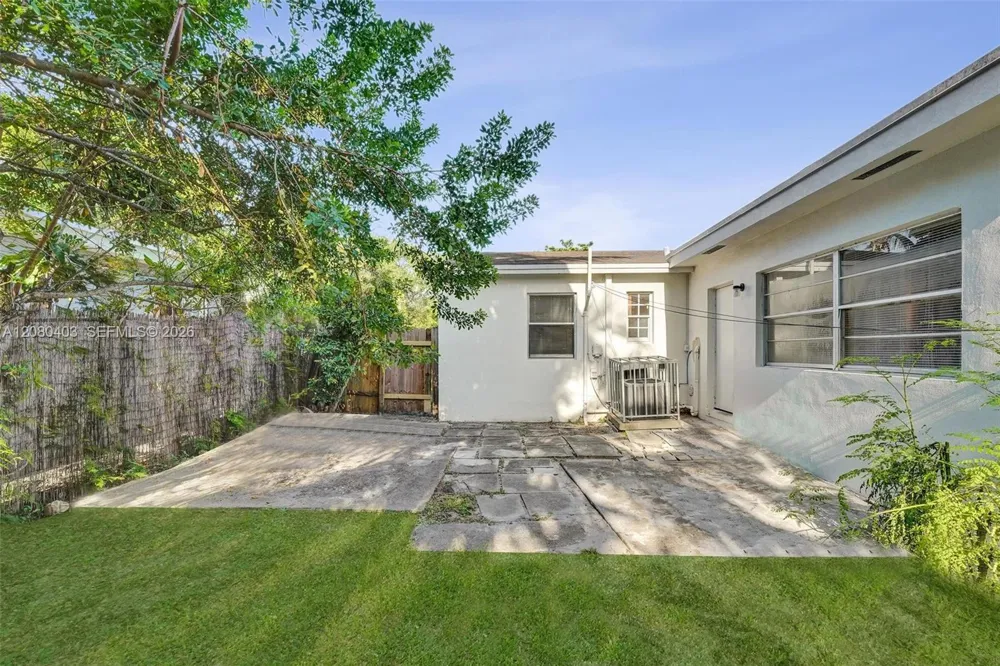 1516 NW 6th Ave Fort Lauderdale, FL 33311