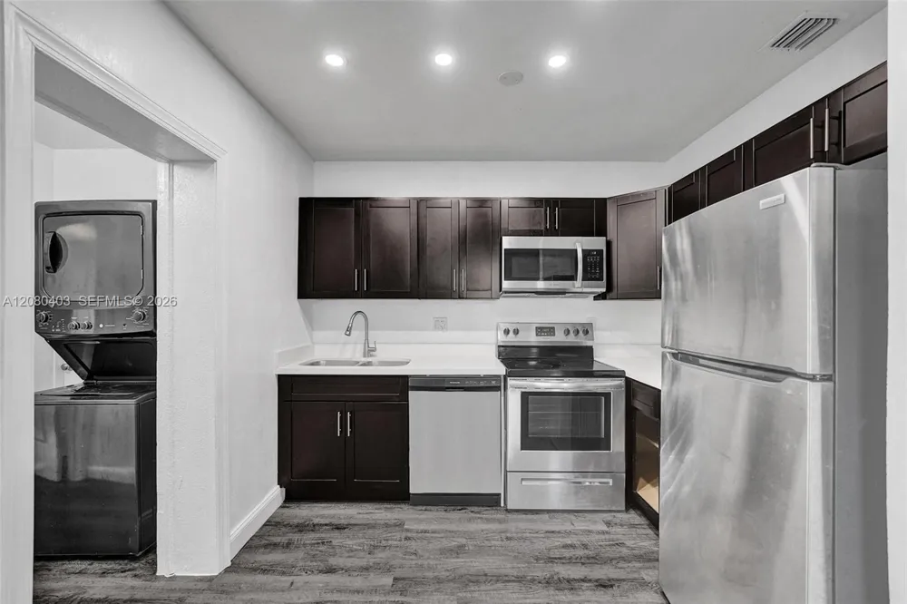 1516 NW 6th Ave Fort Lauderdale, FL 33311