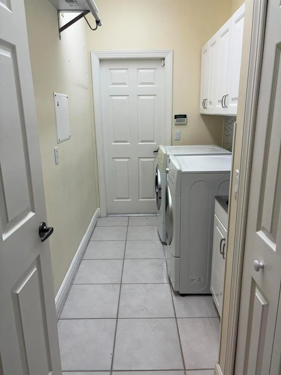 8828 BALLY BUNION ROAD Port St. Lucie, FL 34986