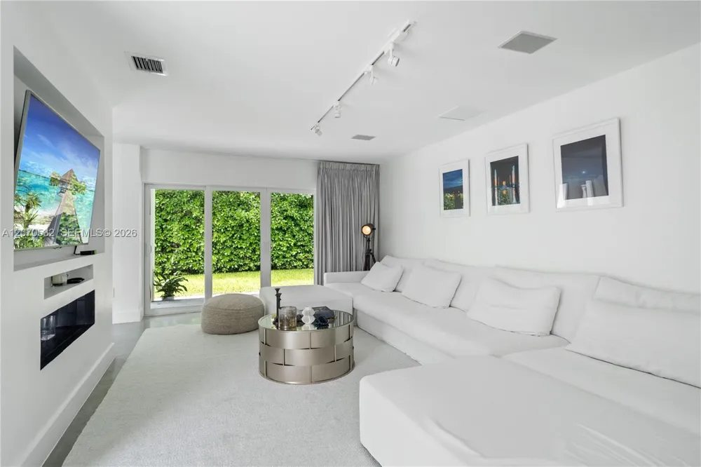 4001 Monserrate St Coral Gables, FL 33146