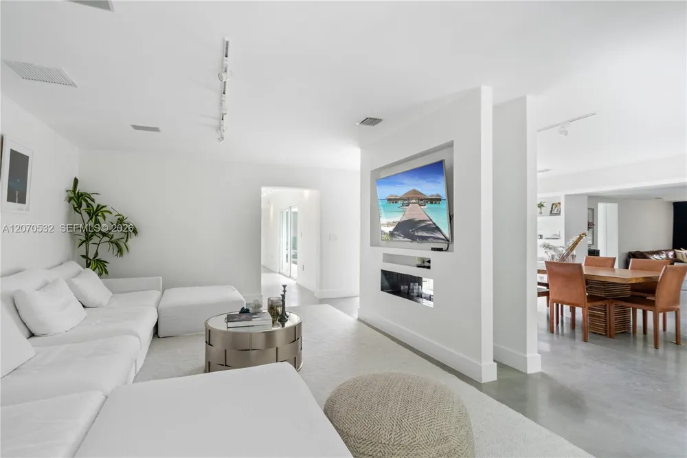 4001 Monserrate St Coral Gables, FL 33146