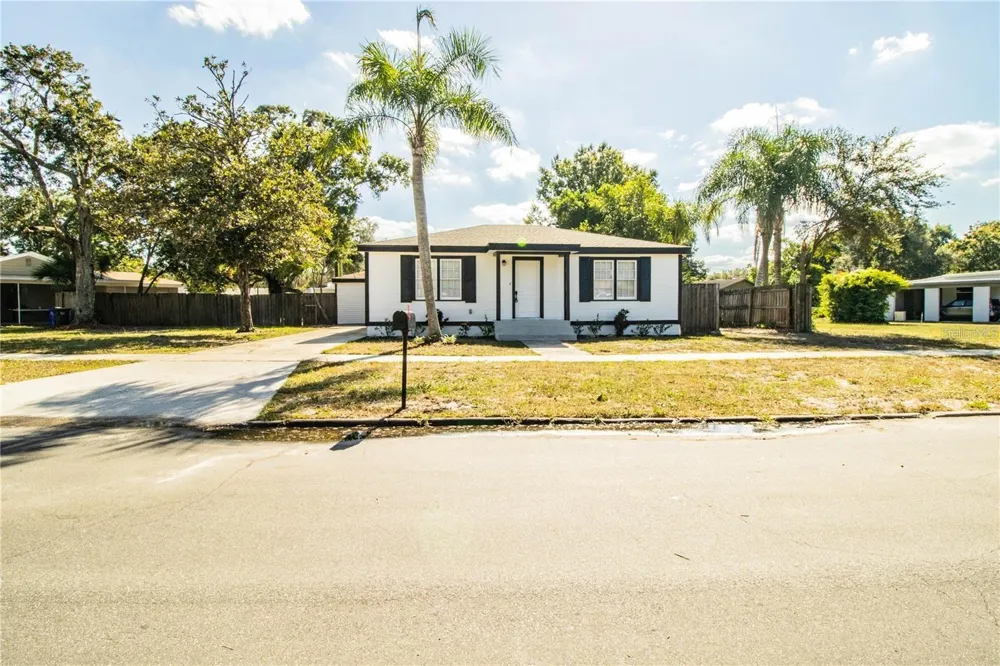 1851 E ELM ROAD Lakeland, FL 33801