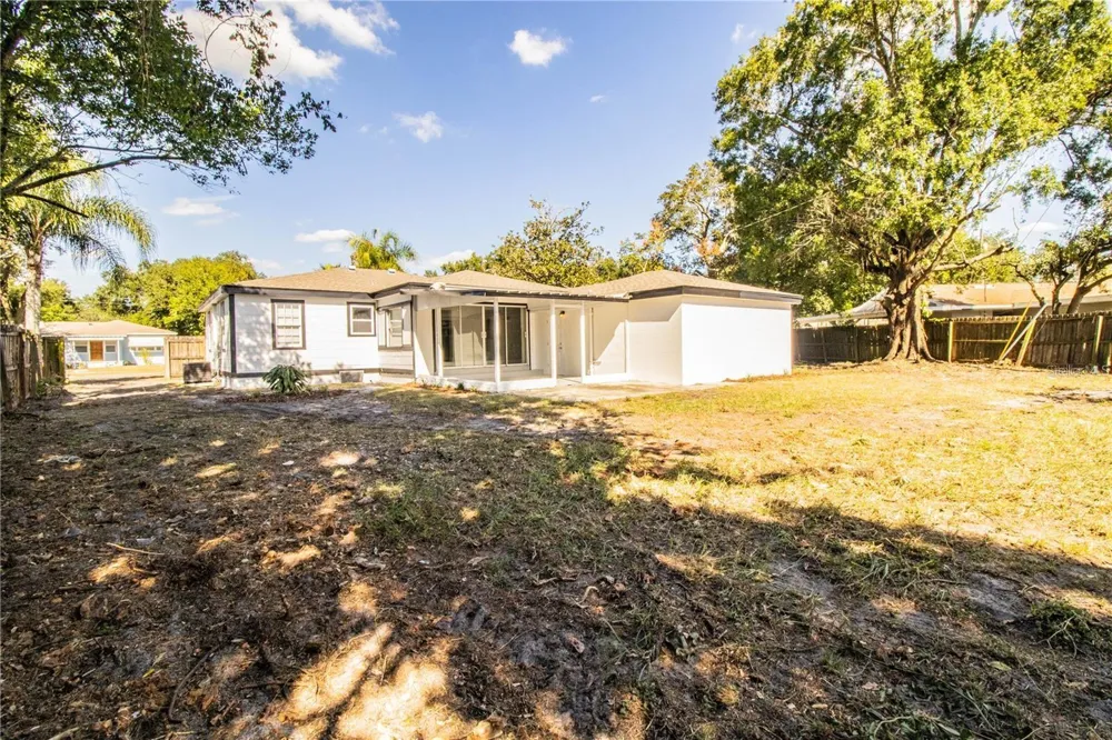 1851 E ELM ROAD Lakeland, FL 33801