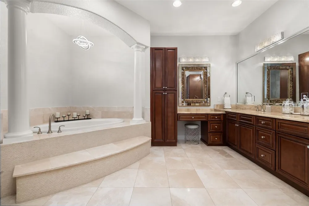 5526 MARLEON DRIVE Windermere, FL 34786