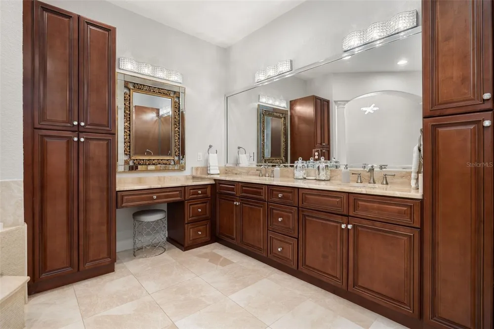 5526 MARLEON DRIVE Windermere, FL 34786