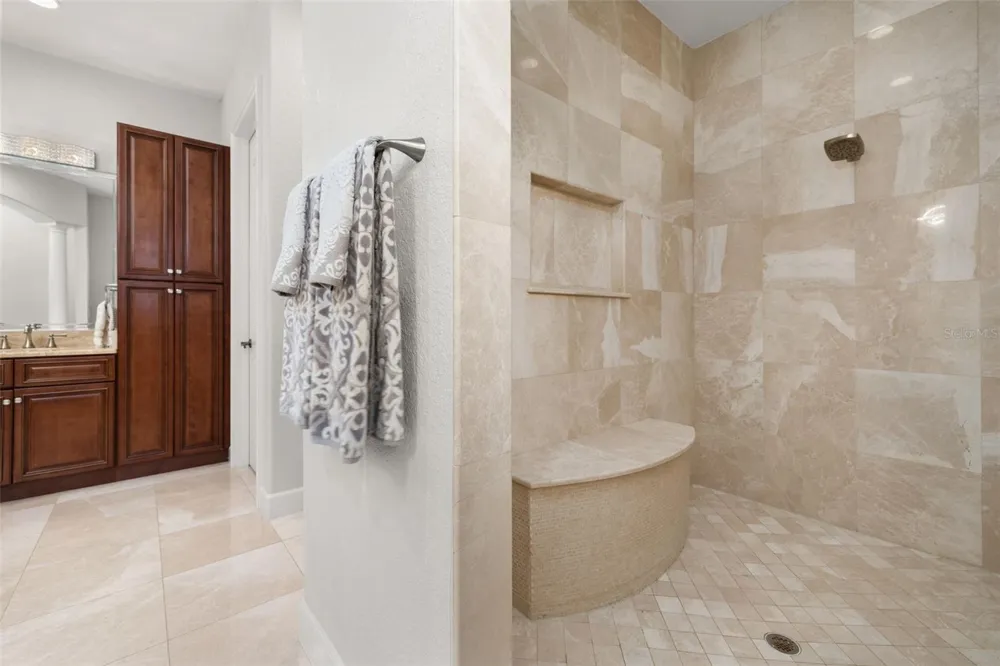 5526 MARLEON DRIVE Windermere, FL 34786