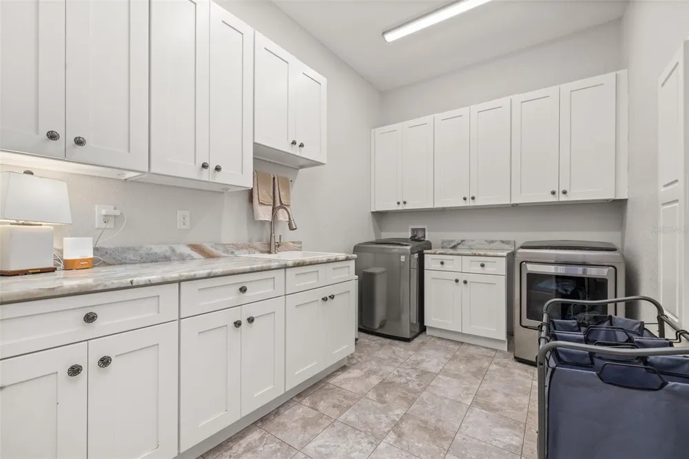 5526 MARLEON DRIVE Windermere, FL 34786