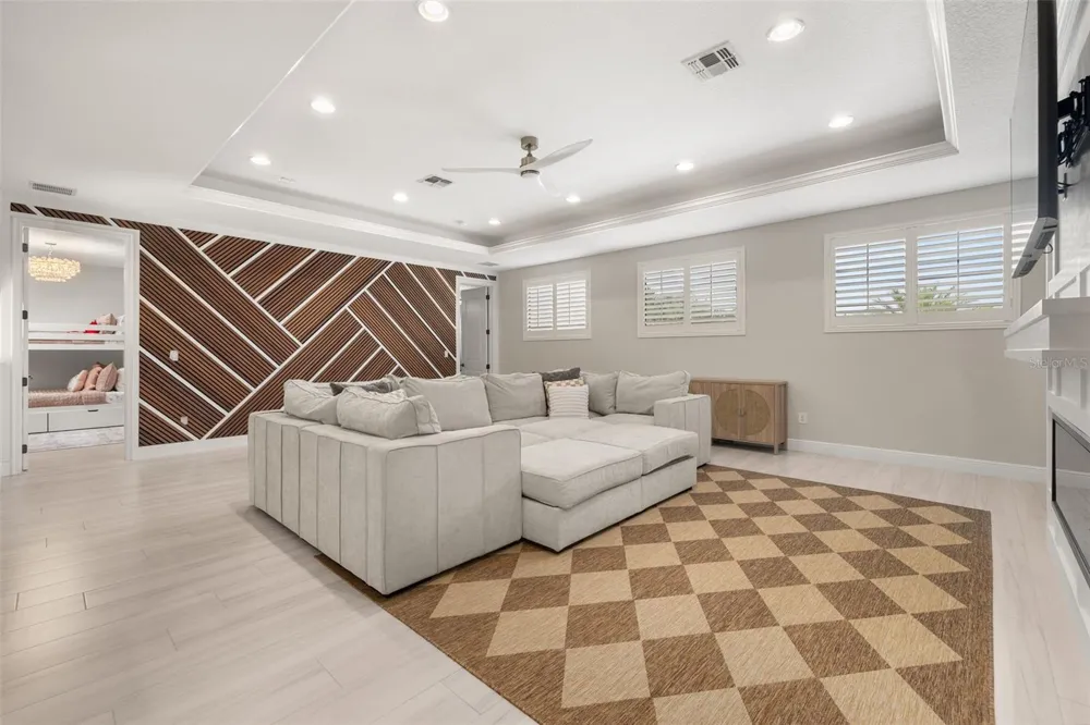 5526 MARLEON DRIVE Windermere, FL 34786