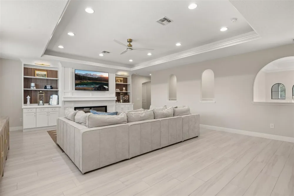 5526 MARLEON DRIVE Windermere, FL 34786