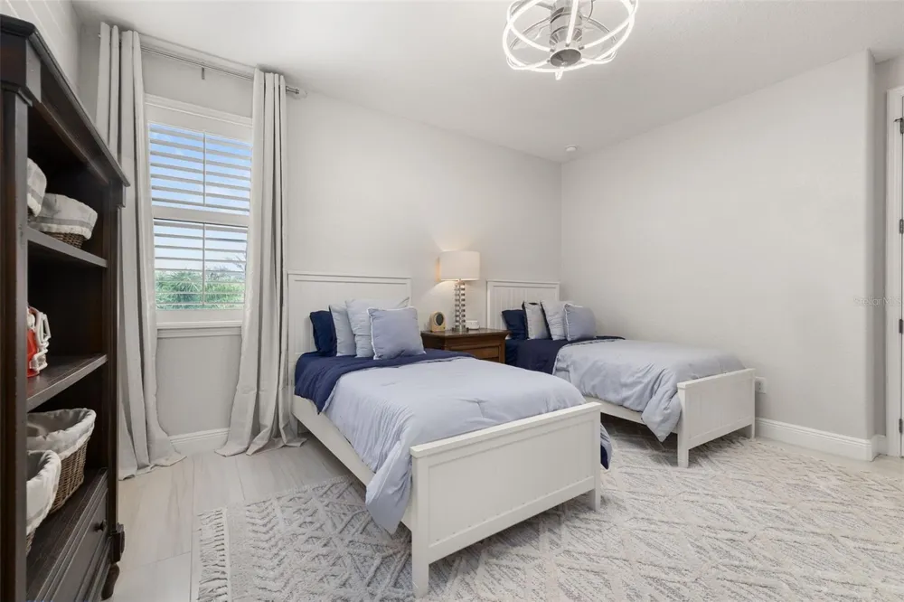 5526 MARLEON DRIVE Windermere, FL 34786