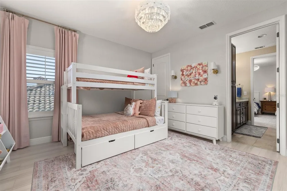 5526 MARLEON DRIVE Windermere, FL 34786
