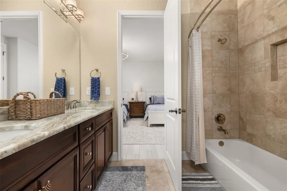 5526 MARLEON DRIVE Windermere, FL 34786