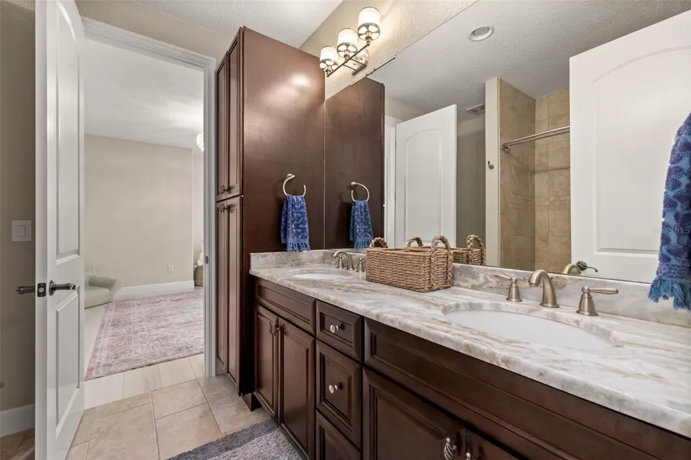 5526 MARLEON DRIVE Windermere, FL 34786