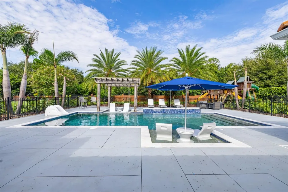 5526 MARLEON DRIVE Windermere, FL 34786