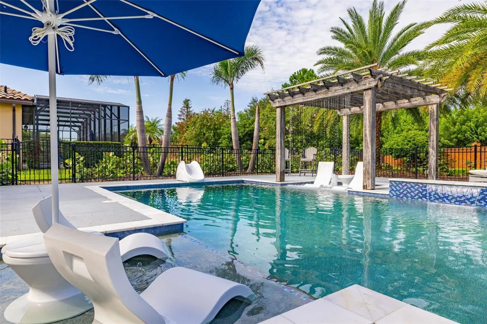 5526 MARLEON DRIVE Windermere, FL 34786