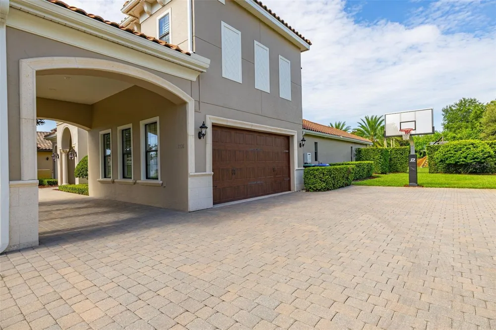 5526 MARLEON DRIVE Windermere, FL 34786