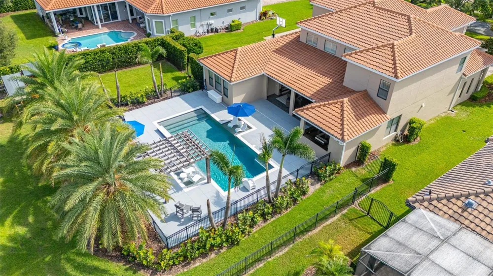 5526 MARLEON DRIVE Windermere, FL 34786
