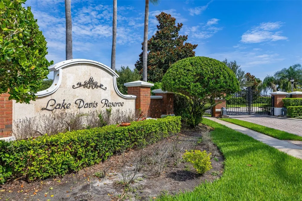 5526 MARLEON DRIVE Windermere, FL 34786