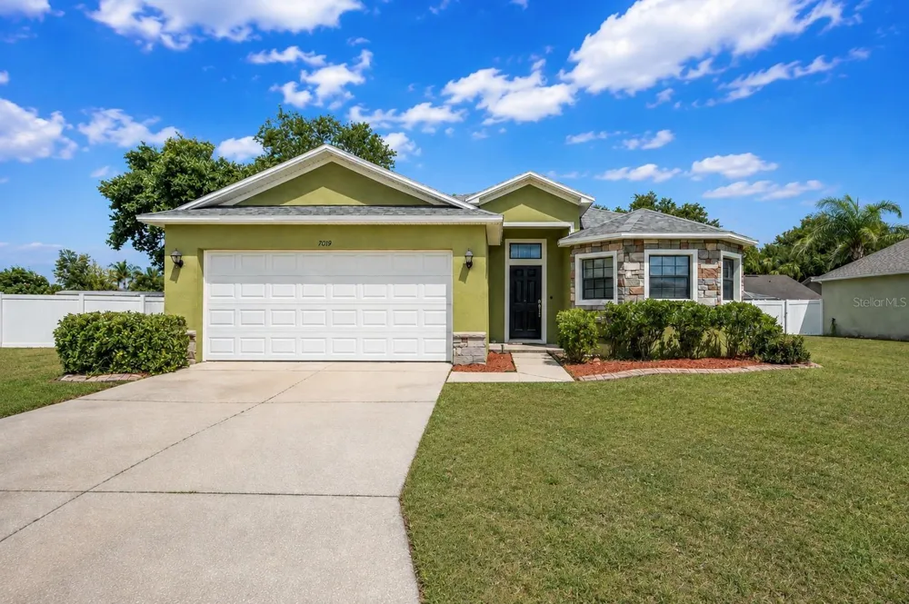7019 HEATHERBROOK DRIVE Lakeland, FL 33809
