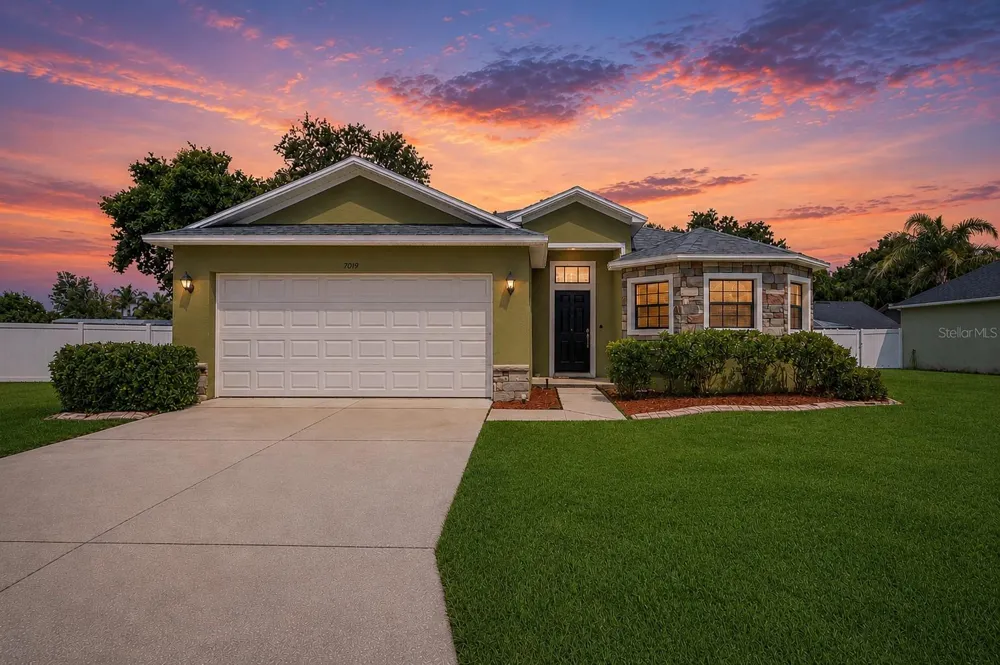 7019 HEATHERBROOK DRIVE Lakeland, FL 33809