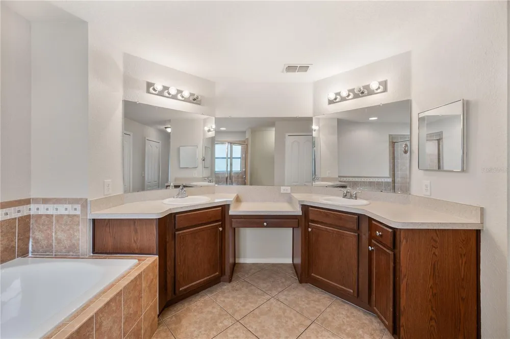 7019 HEATHERBROOK DRIVE Lakeland, FL 33809