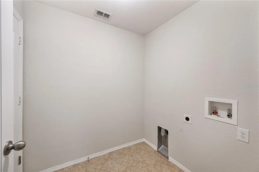 7019 HEATHERBROOK DRIVE Lakeland, FL 33809