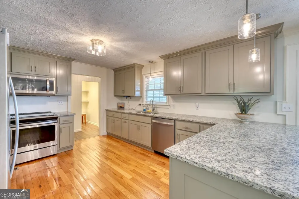 787 Hiawassee Estates DR Hiawassee, GA 30546