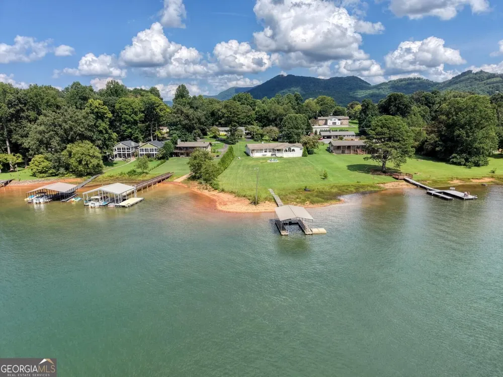 787 Hiawassee Estates DR Hiawassee, GA 30546