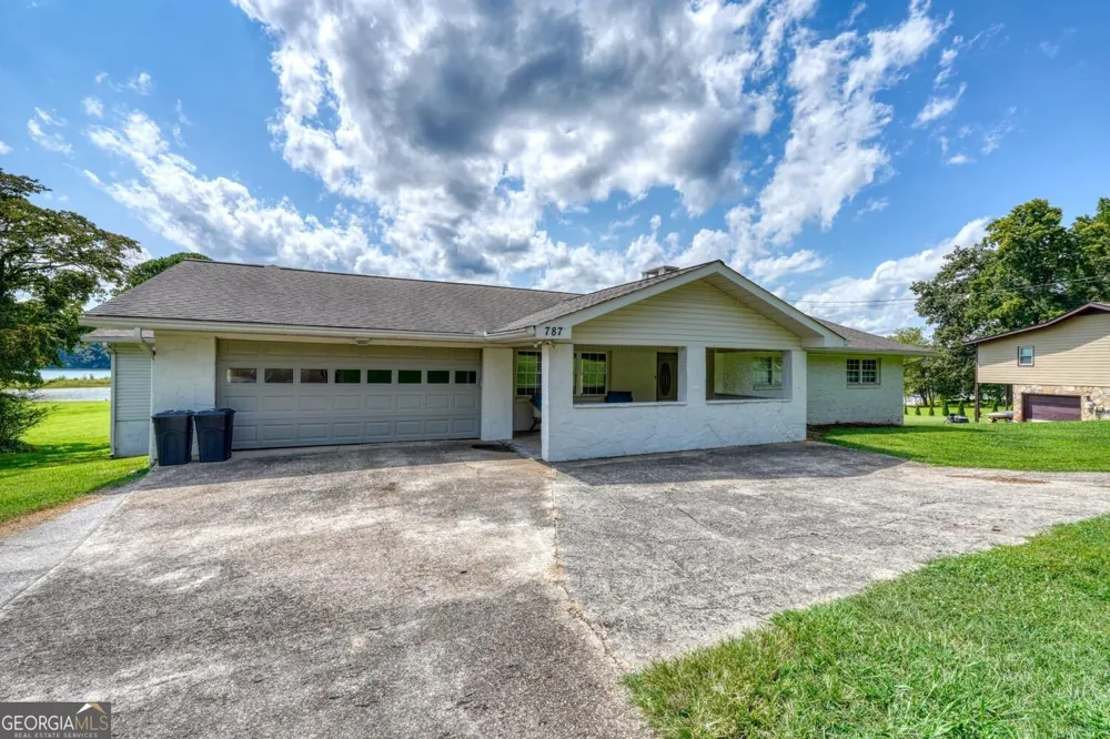 787 Hiawassee Estates DR Hiawassee, GA 30546