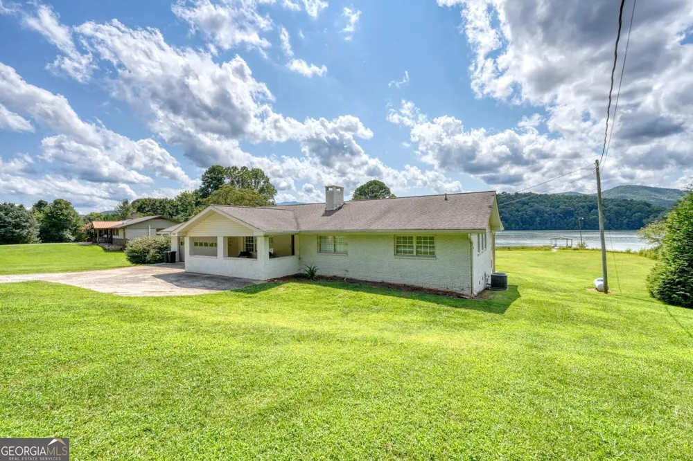 787 Hiawassee Estates DR Hiawassee, GA 30546