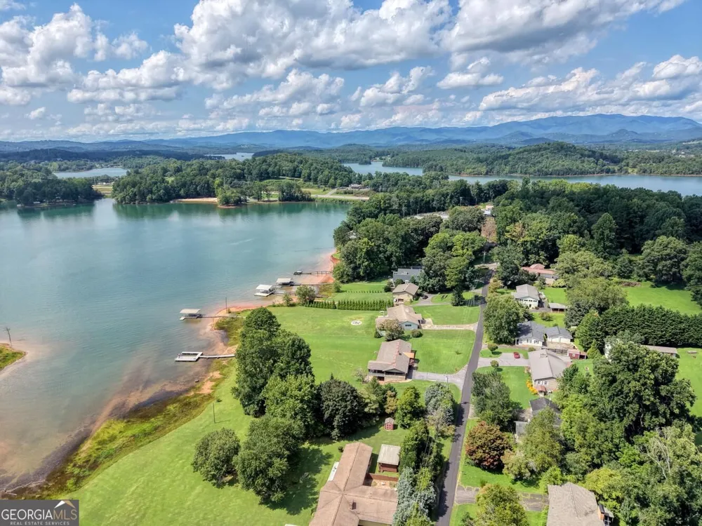 787 Hiawassee Estates DR Hiawassee, GA 30546