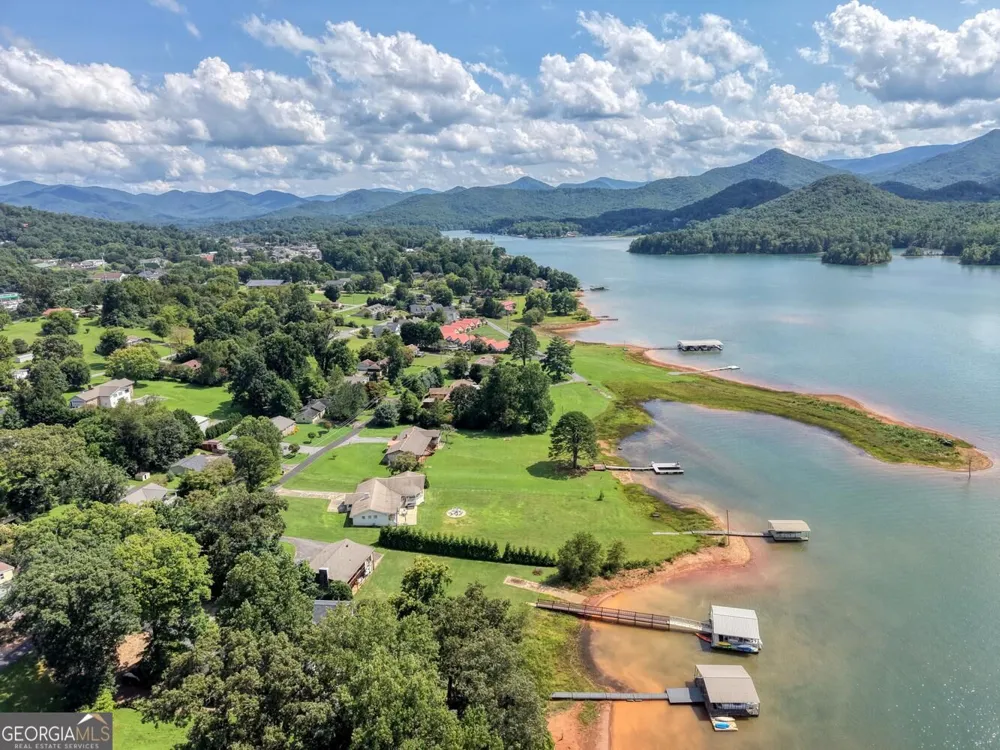 787 Hiawassee Estates DR Hiawassee, GA 30546