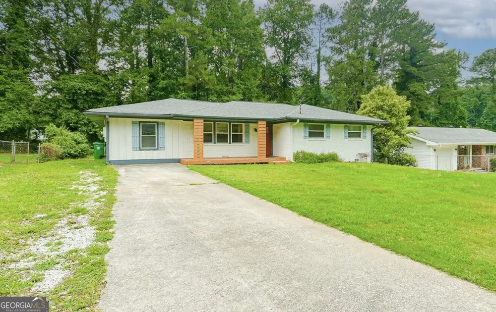 1877 Glenmar DR Decatur, GA 30032