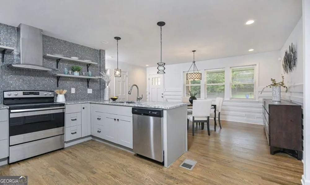 1877 Glenmar DR Decatur, GA 30032