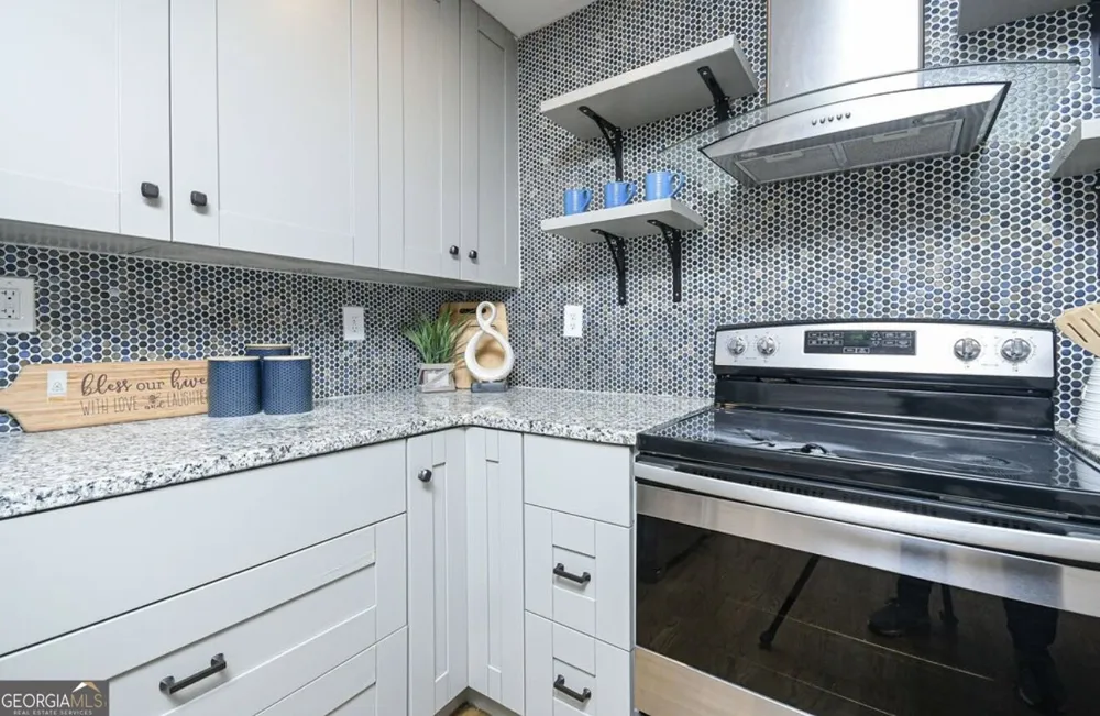 1877 Glenmar DR Decatur, GA 30032