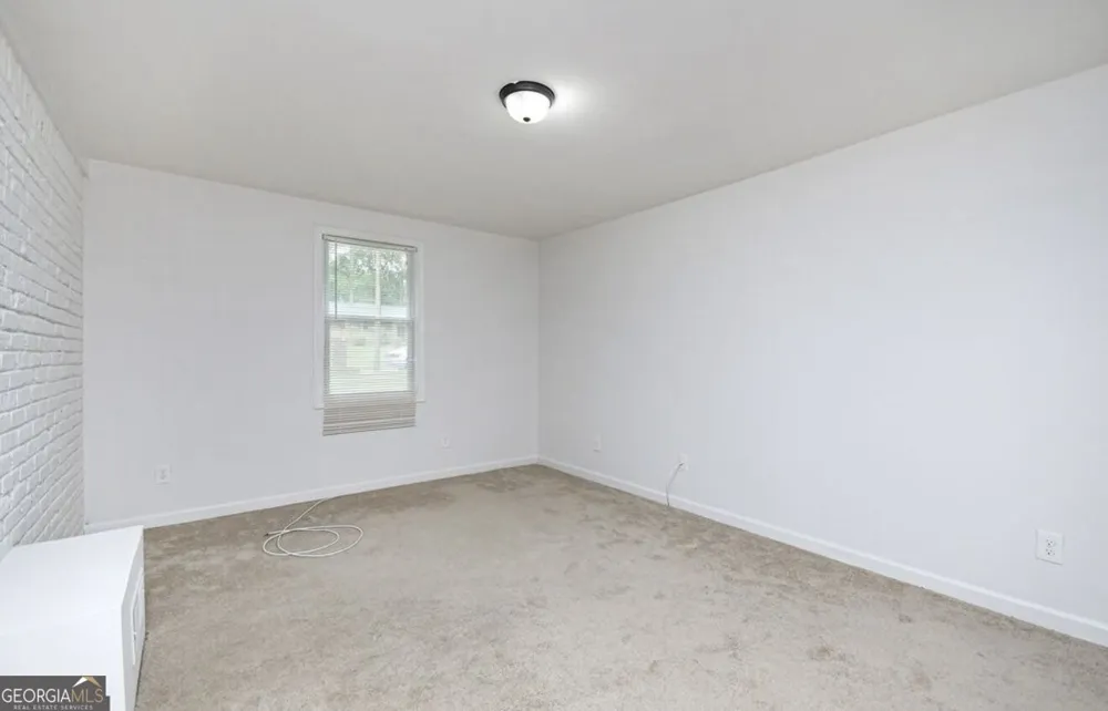 1877 Glenmar DR Decatur, GA 30032