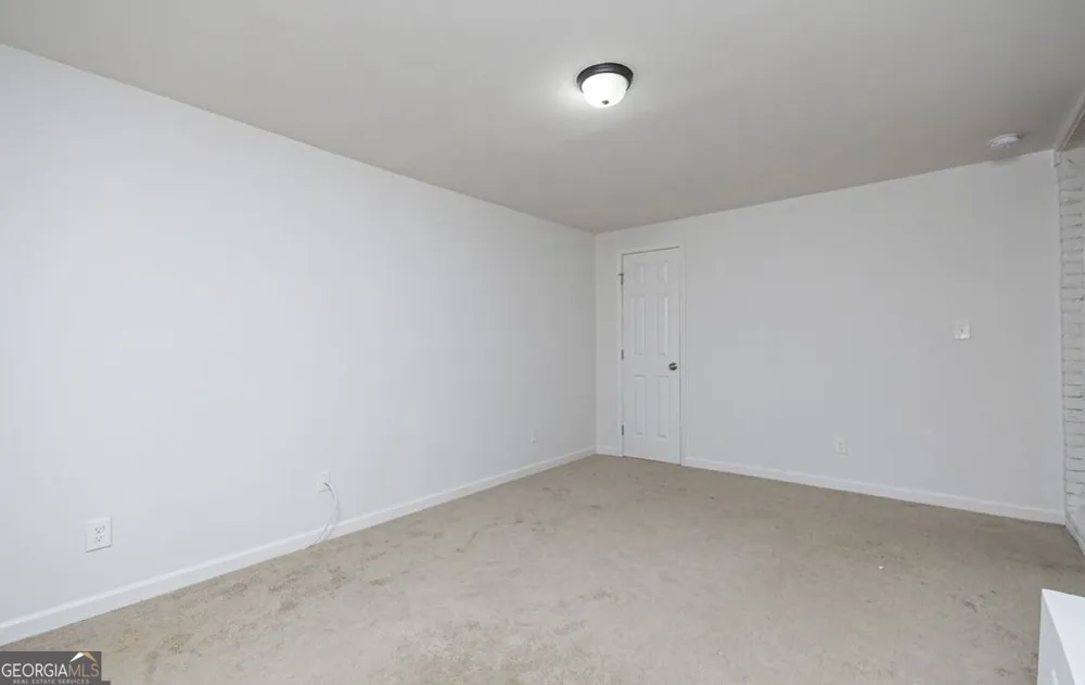 1877 Glenmar DR Decatur, GA 30032