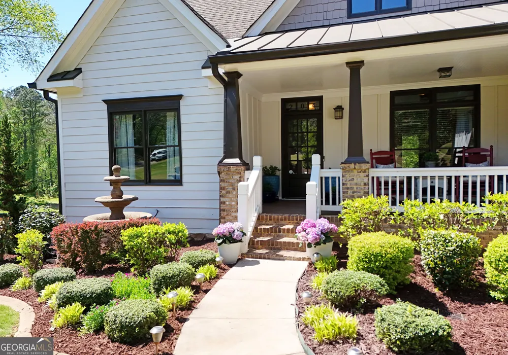 204 Lynn LN Canton, GA 30115