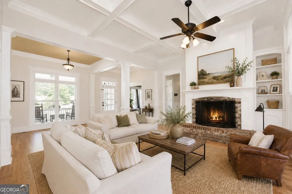 204 Lynn LN Canton, GA 30115