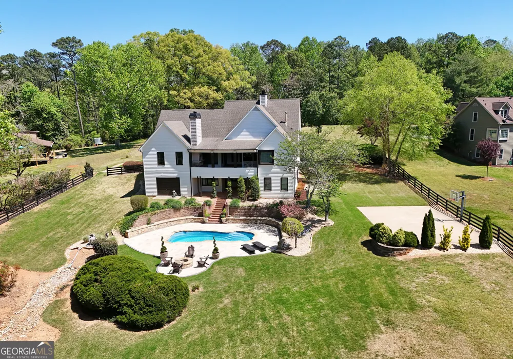204 Lynn LN Canton, GA 30115