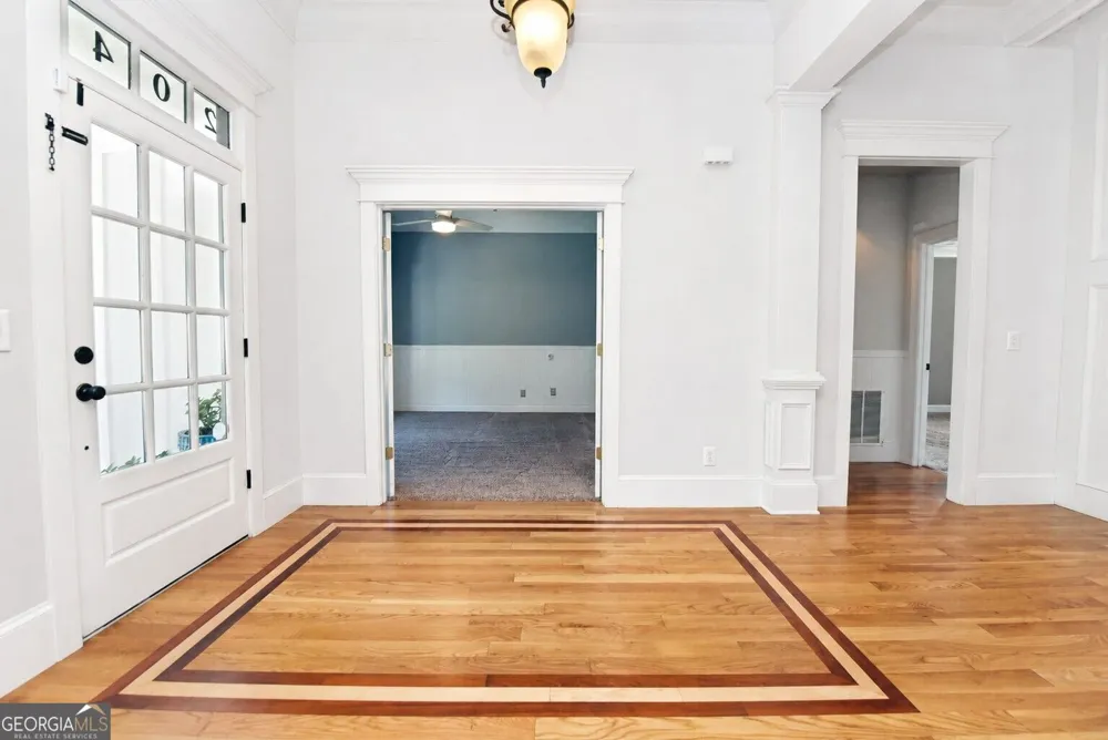 204 Lynn LN Canton, GA 30115