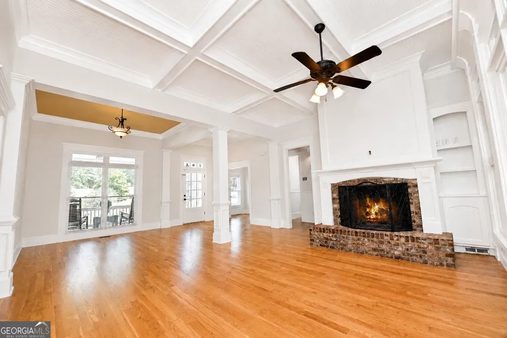 204 Lynn LN Canton, GA 30115