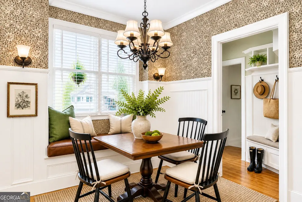 204 Lynn LN Canton, GA 30115