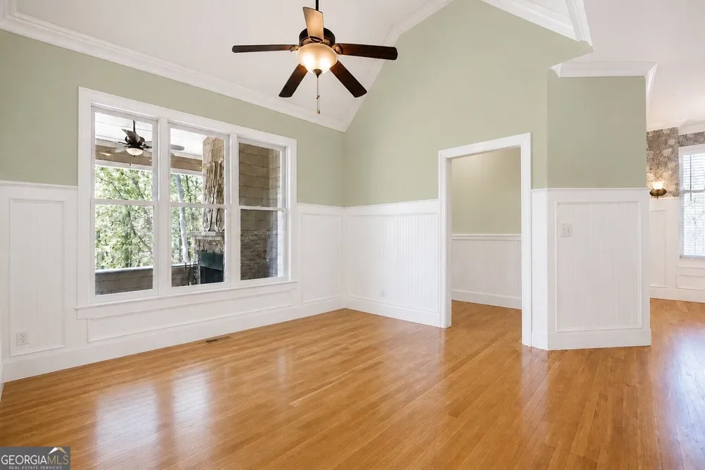 204 Lynn LN Canton, GA 30115