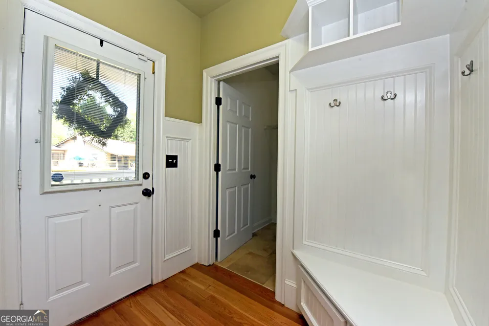 204 Lynn LN Canton, GA 30115